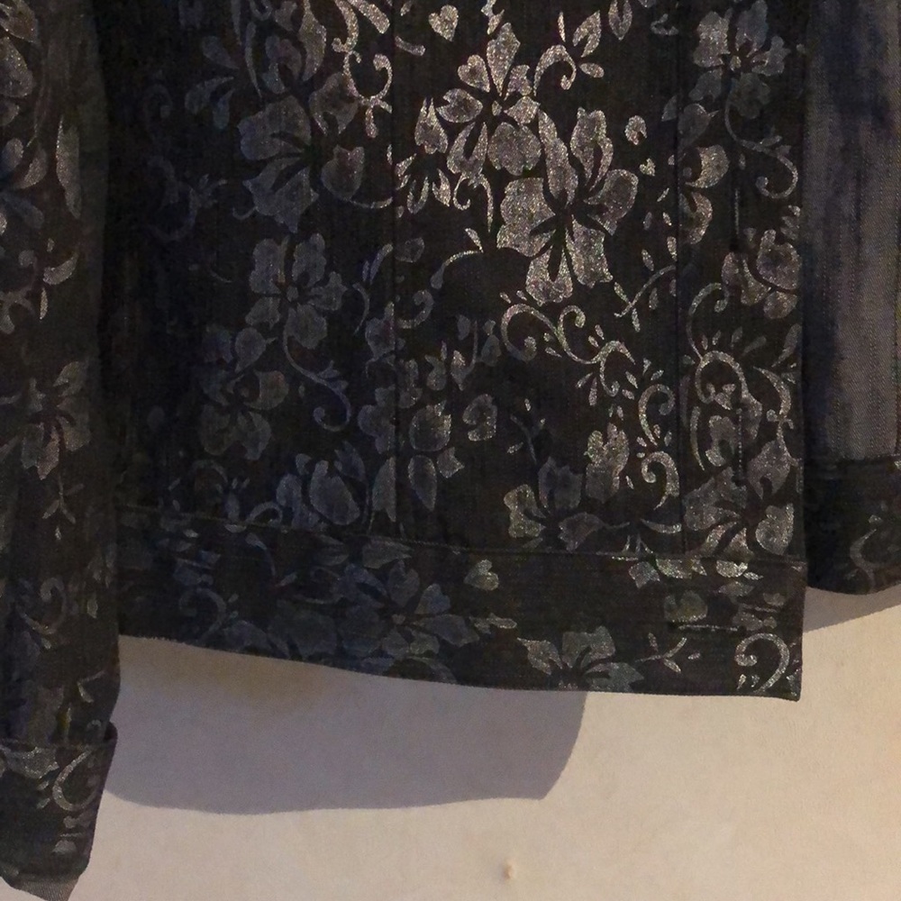 Very Sharp Short Denim Jacket - Picture 4 of 6
